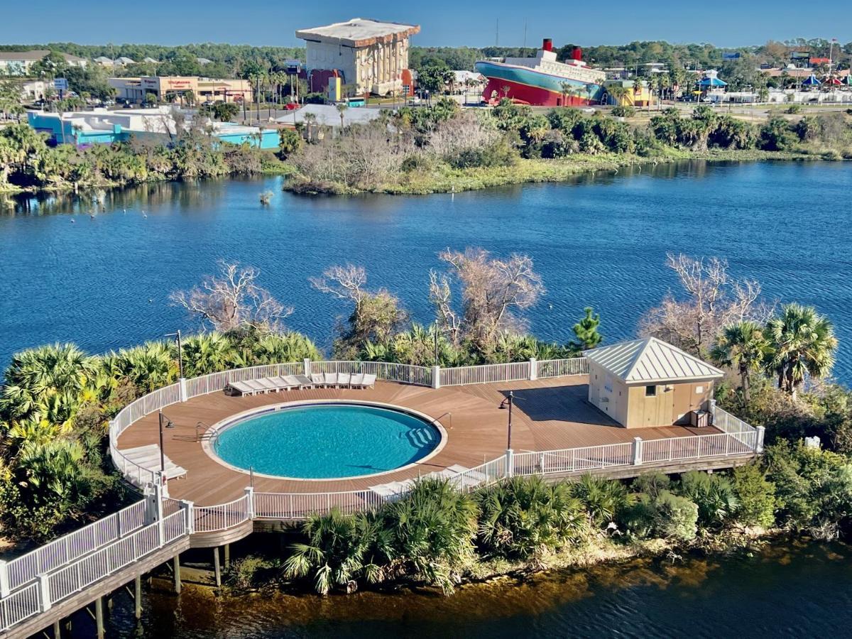Luxurious 4 Bedroom Condo! Gulf Views! Sleeps 10 & Easy Beach Access! By Dolce Vita Getaways Pcb Apartment