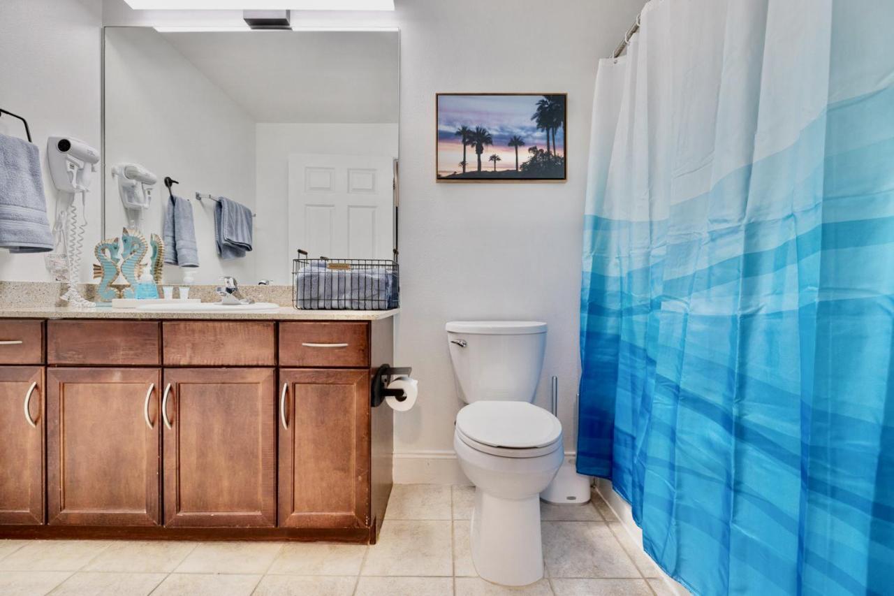 Luxurious 4 Bedroom Condo! Gulf Views! Sleeps 10 & Easy Beach Access! By Dolce Vita Getaways Pcb Apartment *