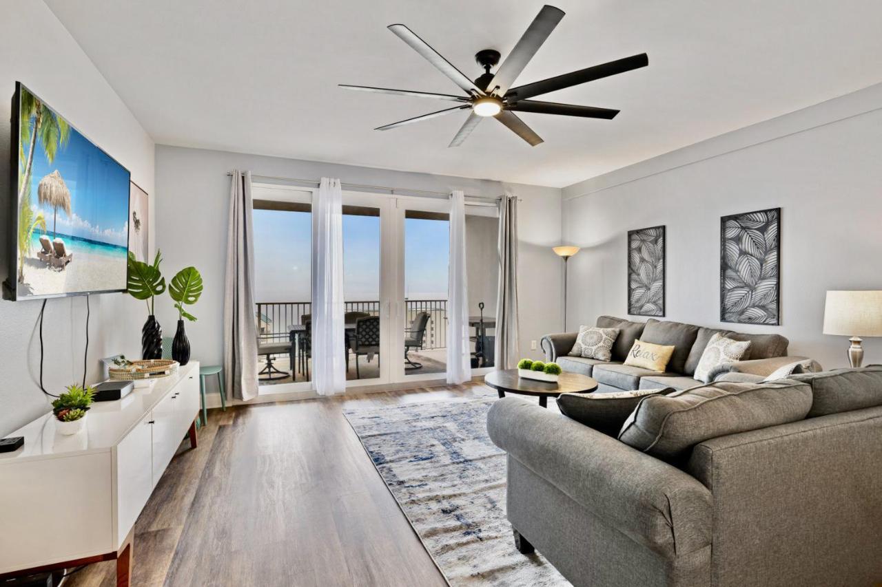 Luxurious 4 Bedroom Condo! Gulf Views! Sleeps 10 & Easy Beach Access! By Dolce Vita Getaways Pcb Apartment