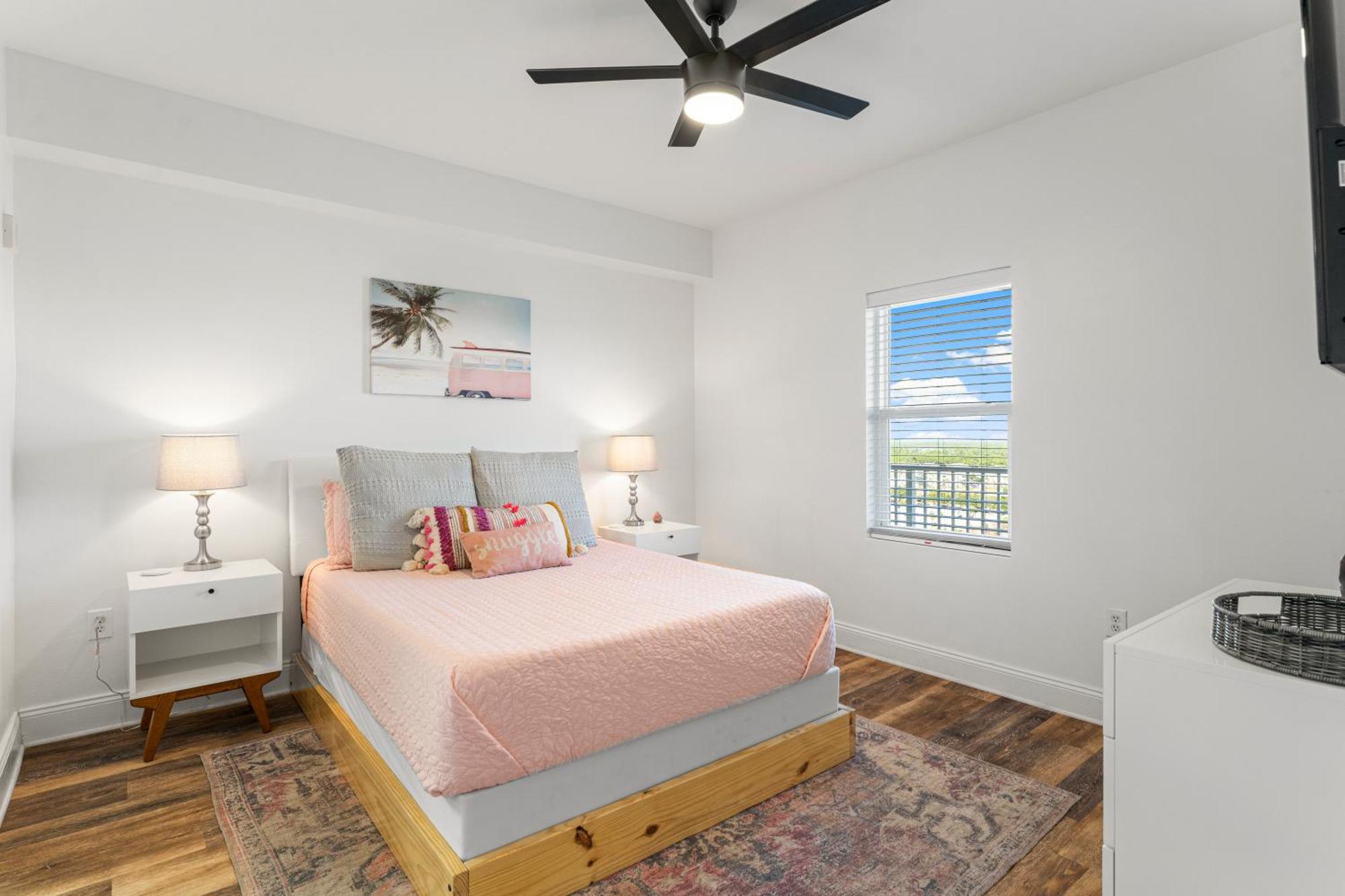 Luxurious 4 Bedroom Condo! Gulf Views! Sleeps 10 & Easy Beach Access! By Dolce Vita Getaways Pcb