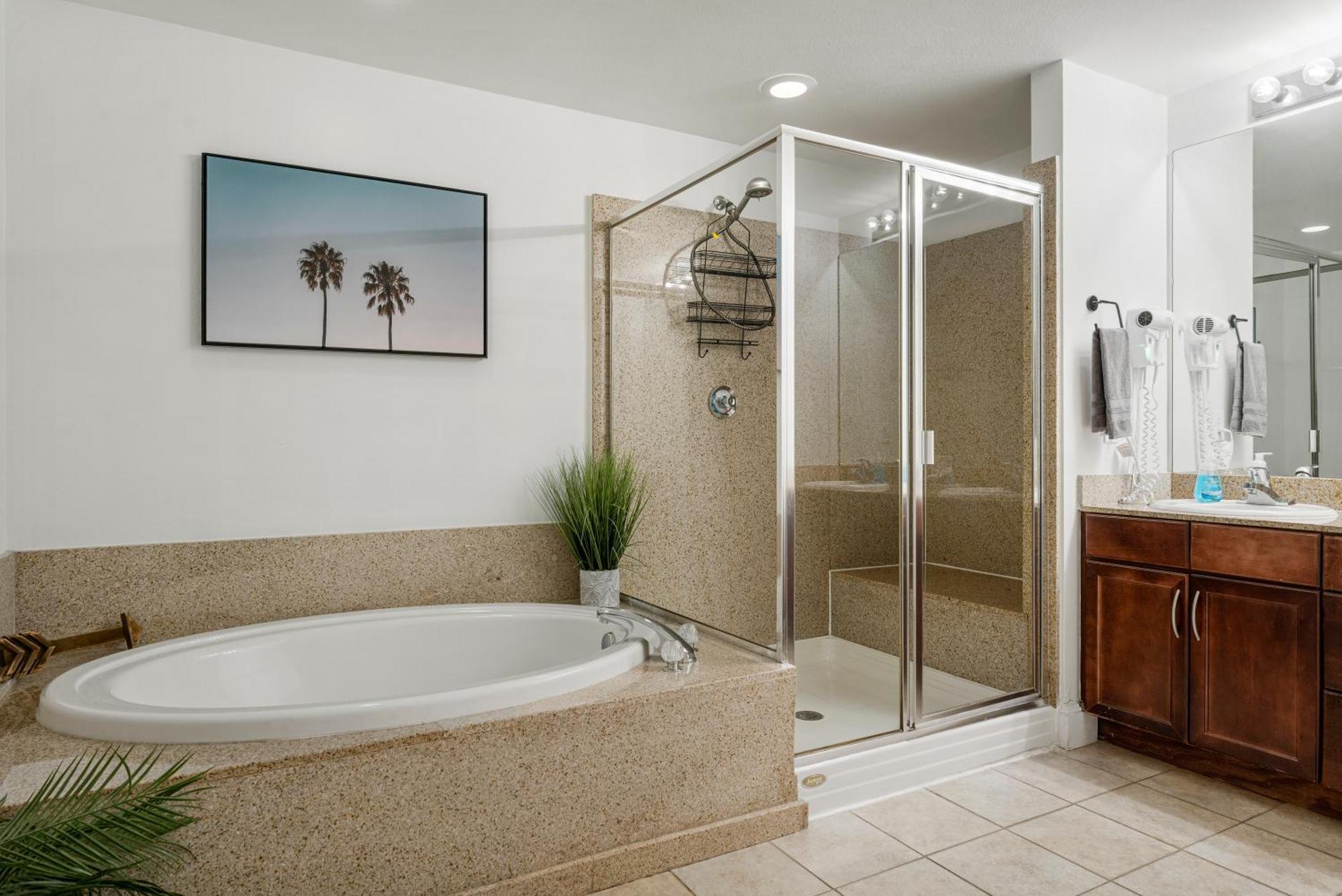 Luxurious 4 Bedroom Condo! Gulf Views! Sleeps 10 & Easy Beach Access! By Dolce Vita Getaways Pcb Apartment Panama City Beach
